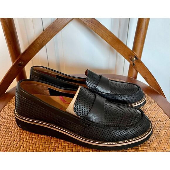 Comfortivia align Laina perforated black loafers nwob - Picture 4 of 10